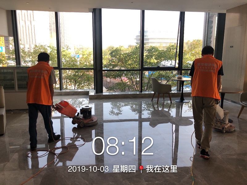 ���ı���